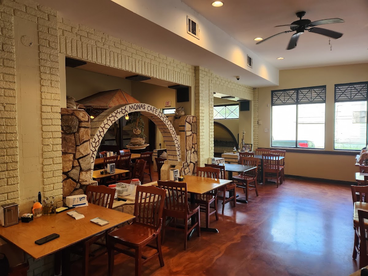 Mona's Cafe